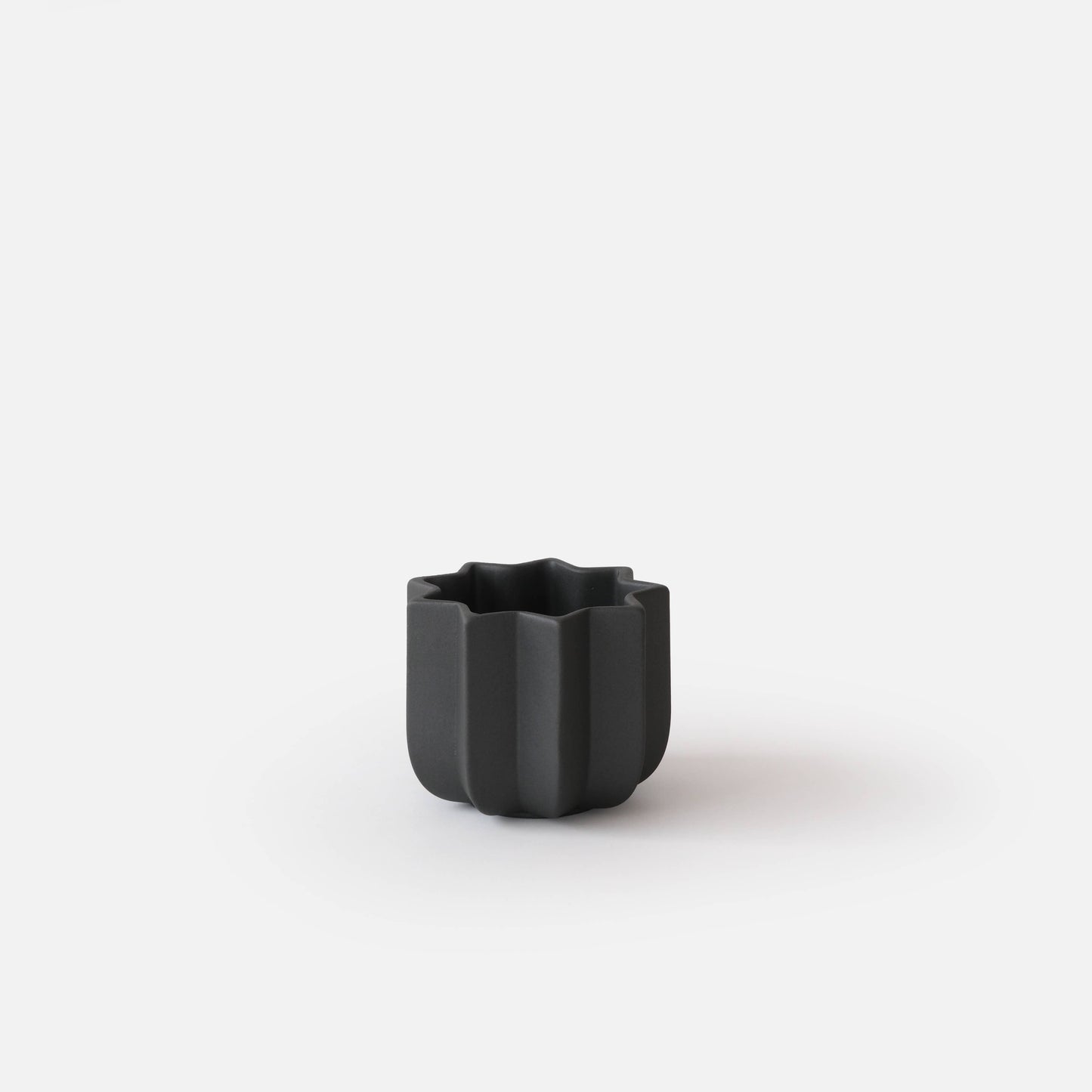 Wrap Ceramic Planter | Black